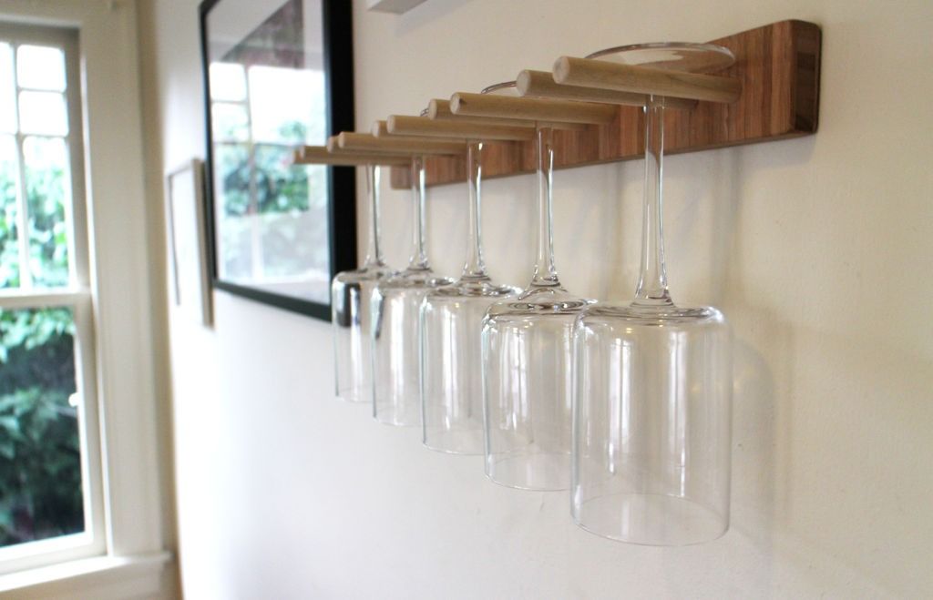 Cómo Hacer un Estante para Copas de Vino de Madera