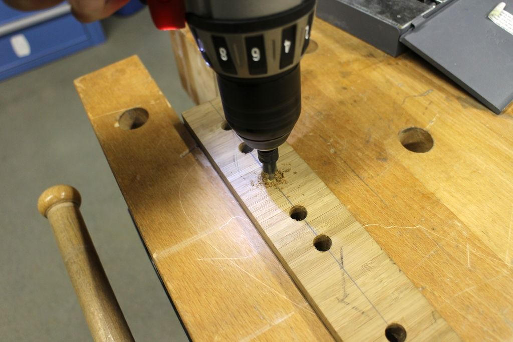 Cómo Hacer un Estante para Copas de Vino de Madera