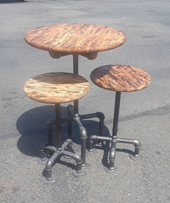 Mobiliario de exterior hecho con bobinas de madera