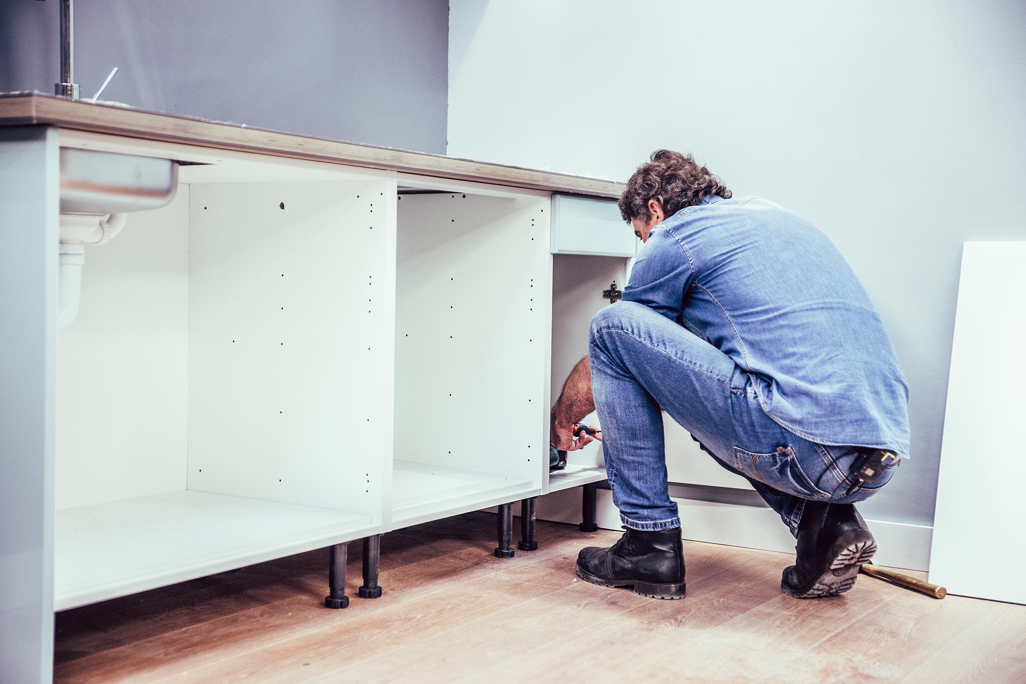 Cómo instalar un módulo de cocina en kit