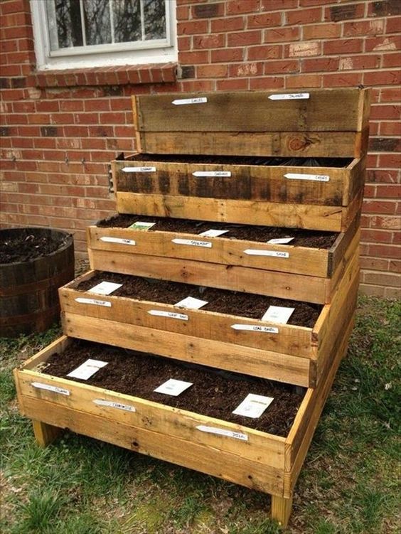 Soportes de madera para tus plantas