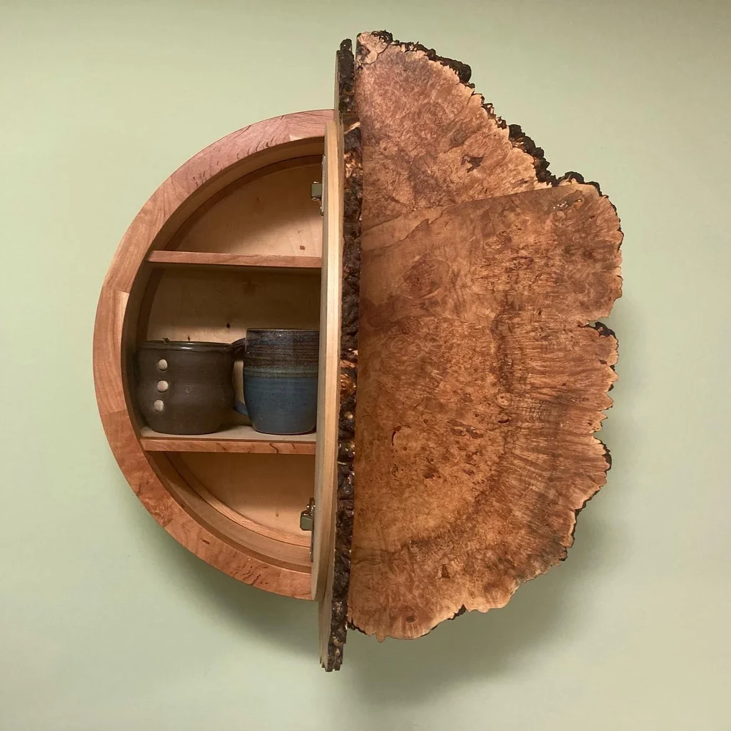 Gabinete Rústico Con Puertas de Burl