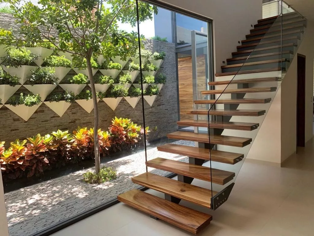 Modernas escaleras para interiores