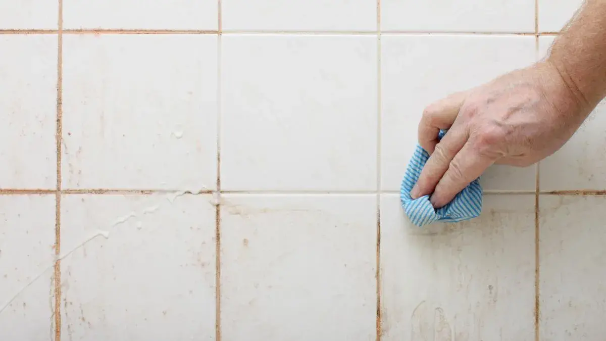 Reparar juntas desgastadas con masilla: guía definitiva paso a paso para baño y cocina